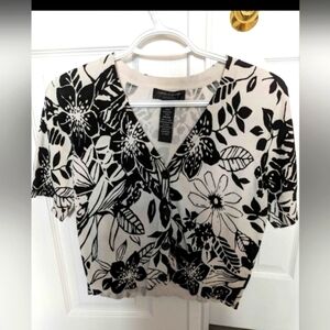 Cable & Guage Black & Cream Short-Sleeve Cropped Cardigan